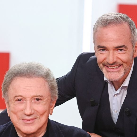 Le comédien revient sur sa transformation pour incarner le Général.

 Franck Ferrand lors de l'enregistrement de l'émission Vivement dimanche édition spéciale intitulée 'Général de Gaulle' au studio Rive gauche, présentée par M.Drucker et diffusée le 11 octobre sur France 3, à Paris, France, le 30 septembre 2026. © Guillaume Gaffiot/Bestimage