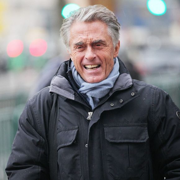 Gérard Holtz à la sortie de l'émission "Les Grosses Têtes" aux studios RTL à Neuilly-sur-Seine, France, le 21 novembre 2022. © Jonathan Rebboah/Panoramic/Bestimage