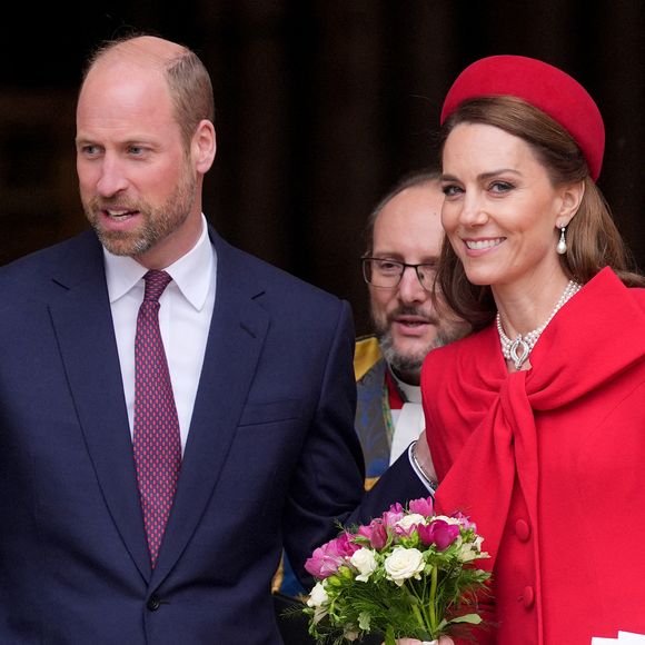 Pour l'occasion, la princesse de Galles était très chic dans un magnifique manteau rouge assorti de son chapeau. 

Le prince William, prince de Galles, et Catherine (Kate) Middleton, princesse de Galles - La famille royale d'Angleterre célèbre le 76ème Commonwealth Day à l'abbaye de Westminster à Londres le 10 mars 2025. ©Julien Burton/ Bestimage