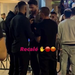 Sans bande-son claire, difficile de savoir ce qu'il s'est réellement passé... Mais l'époux de 
Nabilla Vergara semble avoir déchanté devant des agents de sécurité en voulant se rendre dans une très chic adresse de Monte-Carlo avec le footballeur Marco Verratti. 

Thomas Vergara aux côtés de Marco Verratti sur la Croisette - Capture d'écran de la vidéo exclusive de nos confrères de "Public" - relayée ce dimanche 25 mai 2025.