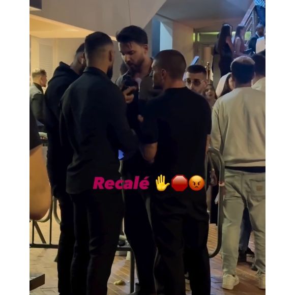 Sans bande-son claire, difficile de savoir ce qu'il s'est réellement passé... Mais l'époux de 
Nabilla Vergara semble avoir déchanté devant des agents de sécurité en voulant se rendre dans une très chic adresse de Monte-Carlo avec le footballeur Marco Verratti. 

Thomas Vergara aux côtés de Marco Verratti sur la Croisette - Capture d'écran de la vidéo exclusive de nos confrères de "Public" - relayée ce dimanche 25 mai 2025.