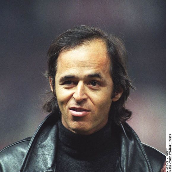 Mais ces derniers jours, celui qui a fait une révélation sur Coluche est sorti de son silence. Ou presque. En effet, comme le révèlent nos confrères, ce dernier a écrit et composé On sera là, une chanson pour rendre hommage aux blessés de guerre, interprétée par deux artistes jeudi soir et disponible vendredi.

Archives - Jean-Jacques Goldman