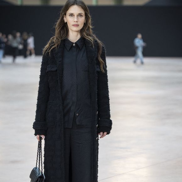 Marine Vacth au photocall du défilé Chanel Mode Féminine Prêt-À-Porter Automne/Hiver 2025-2026 lors de la Fashion Week de Paris (PFW) au Grand Palais, à Paris, France, le 11 mars 2025. © Olivier Borde/Bestimage