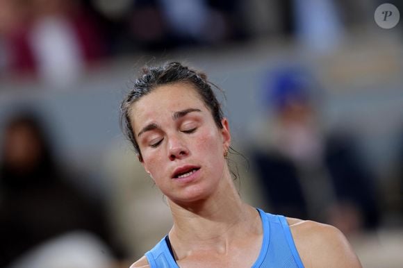 Mais la réussite n’est pas que sportive, elle est aussi financière

Loïs Boisson dans les tribunes lors des Internationaux de France de Tennis de Roland Garros 2025, à Paris, France, le 4 juin 2025. © Jacovides-Moreau/Bestimage
