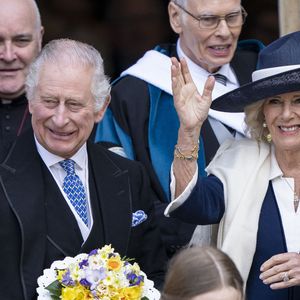 Le roi Charles III d'Angleterre et Camilla Parker Bowles, reine consort d'Angleterre, participent au Royal Maundy Service à York, où le roi distribuera cérémonieusement de petites pièces d'argent appelées "Maundy money", comme aumône symbolique aux personnes âgées. Le 6 avril 2023. (AGENCE / BESTIMAGE).