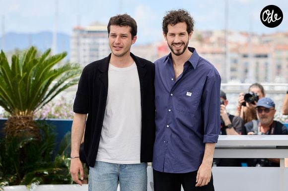 Giacomo Belmondo a rejoint son frère Victor Belmondo au photocall du film "Vivre, Mourir, Renaitre" lors du 77ème Festival International du Film de Cannes, le 23 mai 2024. 

© Jacovides-Moreau/Bestimage