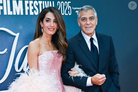 Amal Clooney et George Clooney assistent à la première de Jay Kelly dans le cadre du BFI London Film Festival à Londres, Angleterre, le 10 octobre 2025. Photo par Aurore Marechal/ABACAPRESS.COM