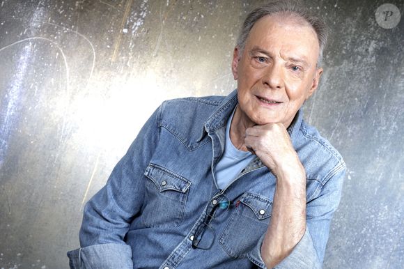 Portrait de Herbert Léonard lors de l'enregistrement de l'émission "Chez Jordan de Luxe" à Paris.
© Cédric Perrin / Bestimage