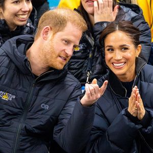 Meghan Markle est une épouse et une maman comblée !

Le prince Harry, duc de Sussex et Meghan Markle, duchesse de Sussex, assistent à un match de basketball en fauteuil lors des "Invictus Games Vancouver Whistler 2025" à Vancouver.