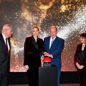 Le prince Albert II de Monaco et la princesse Charlene ont célébré les 25 ans du Grimaldi Forum et inauguré l'extension de l'espace d'exposition accompagné par M. Pierre André Chiappori représentant le ministre d'Etat de la Principauté, M. Henri Fissore, le président du Grimaldi, et de Mme Sylvie Biancheri, la directrice générale, à Monaco le 16 janvier 2025. © Bruno Bebert/Bestimage