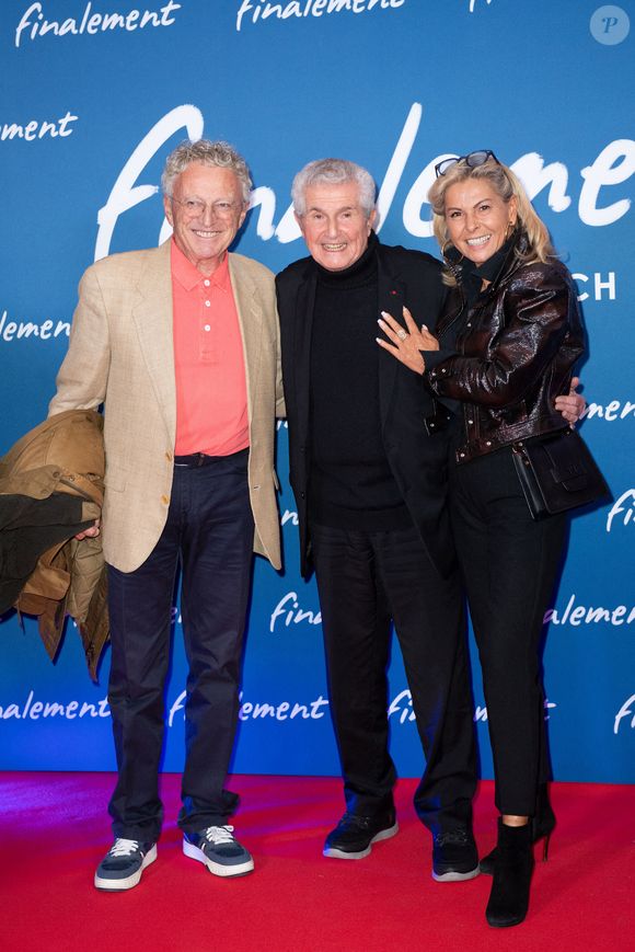 Nelson Monfort, le réalisateur Claude Lelouch et Caroline Margeridon assistent à l'avant-première de Finalement au cinéma Grand Rex à Paris, France, le 30 octobre 2024. Photo par Aurore Marechal/ABACAPRESS.COM