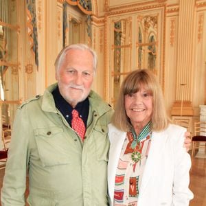 En 2007, ils avaient déjà écopé de 20 000 euros d'amende et 18 mois de prison avec sursis pour fraude fiscale.

Jean-Jacques Debout et Chantal Goya - Rachida Dati, ministre de la Culture, remet les insignes de Commandeur des Arts et Lettres à Chantal Goya au ministère de la Culture à Paris © Philippe Baldini / Bestimage