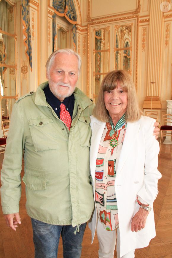En 2007, ils avaient déjà écopé de 20 000 euros d'amende et 18 mois de prison avec sursis pour fraude fiscale.

Jean-Jacques Debout et Chantal Goya - Rachida Dati, ministre de la Culture, remet les insignes de Commandeur des Arts et Lettres à Chantal Goya au ministère de la Culture à Paris © Philippe Baldini / Bestimage