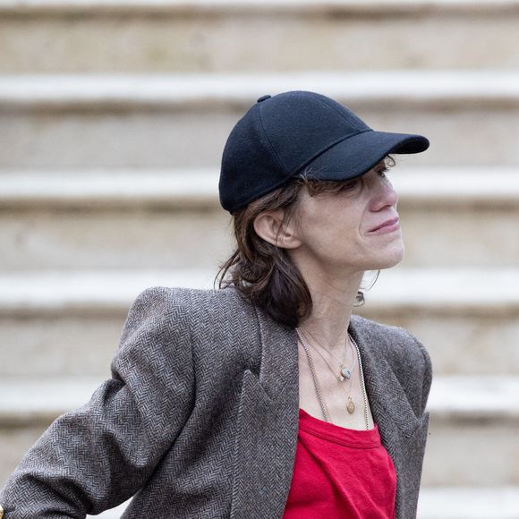 Charlotte Gainsbourg - Inauguration de la passerelle Jane Birkin devant les 41-43 quai de Valmy à Paris le 13 décembre 2025. © Cyril Moreau / Bestimage