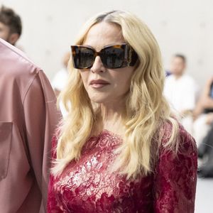 Madonna - People au défilé de mode homme Saint Laurent Printemps/Eté 2027 dans le cadre de la Fashion Week de Paris le 23 juin 2026.
