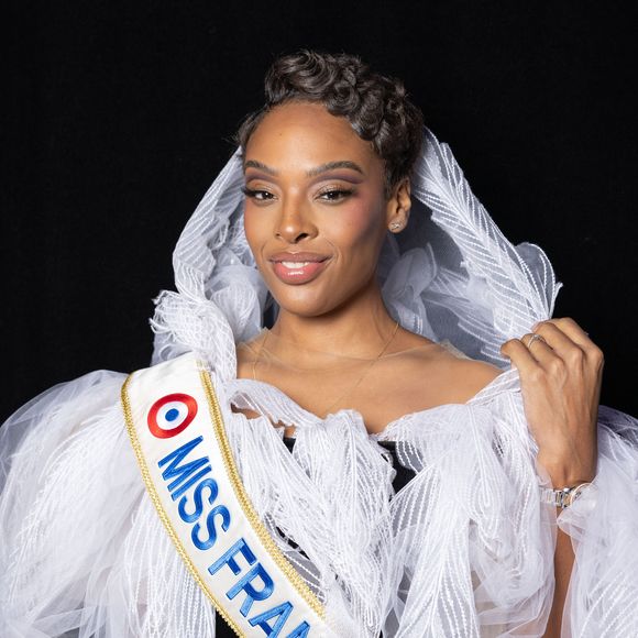 Angélique Angarni-Filopon (Miss France 2025) - célébrités au défilé Yanina Couture lors de la Paris Fashion Week - Haute Couture Printemps / Ete 2025 , Paris, France, 28 Janvier 2025. © Jeremy Melloul / Bestimage
