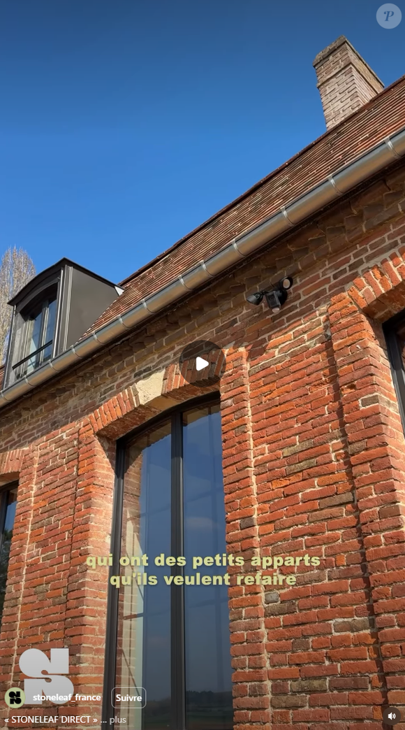 L'artiste a expliqué avoir choisi cette astuce esthétique pour créer une ambiance lounge et chaleureuse lors de ses soirées entre amis.

M. Pokora ouvre les portes de sa maison de campagne.