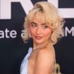 Sabrina Carpenter diva glamour, Lady Gaga sourcils décolorés, Alicia Keys en famille… Les stars brillent aux Grammy Awards