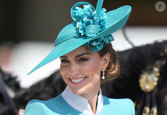 Catherine (Kate) Middleton, princesse de Galles, - Les membres de la famille royale britannique arrivent à Buckingham Palace pour la cérémonie Trooping the Colour à Londres, le 14 juin 2025. Affecté par le crash du Boeing 787 Dreamliner à Ahmedabad du 12 juin, le souverain et les officiels porteront un brassard noir en hommage aux plus de 270 victimes. Bon nombre d'elles étaient des ressortissants britanniques.
© James Whatling / Bestimage