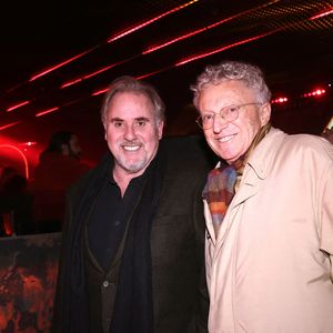 Nelson Monfort et Philippe Risoli à la 150 ème du spectacle "Tombé du ciel" de Jeanfi Janssens à la Comédie des Champs Elysées à Paris le 13 février 2025. Spectacle suivi d'une réception Restaurant Manko. © Cédric Perrin / Bestimage