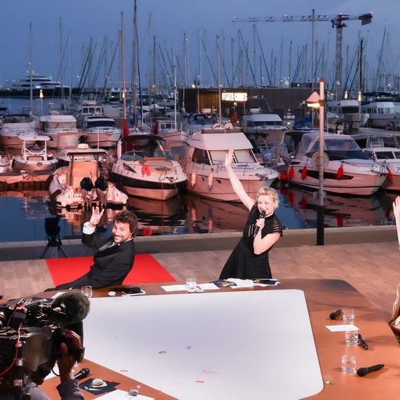 Exclusif - Bertrand Chameroy, Pierre Lescure, Anne-Elisabeth Lemoine, Patrick Cohen, Juliette Armanet, Cécile de France, Amélie Bonnin, sur le plateau de l'émission "C à vous" lors du 78ème Festival International du Film de Cannes, France, le 14 mai 2025. © Jack Tribeca/Bestimage