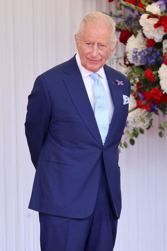 Si les conseillers de Charles se sont apparemment entretenus avec ceux du prince Harry, un réchauffement des relations est-il probable ?

Le roi Charles III d'Angleterre et la reine consort Camilla accueillent le président Emmanuel Macron et sa femme Brigitte Macron à  Datchet Road le 8 juillet 2025.

© Chris Jackson / Pool / Julien Burton via Bestimage