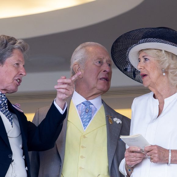 Le roi Charles III d'Angleterre et Camilla Parker Bowles, reine consort d'Angleterre, John Warren lors de Royal Ascot dans le Berkshire le 21 juin 2025
©GOFF INF / BESTIMAGE