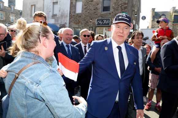 Le prince Albert II de Monaco lors d'une visite à Matignon le 9 avril 2025. © Dominique Jacovides / Bestimage