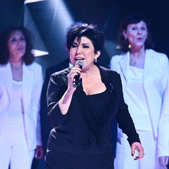 "Je ne les ai pas faits parce qu'on ne m'a pas invitée, a-t-elle assuré sur Sud Radio, a repéré "Voici". Ça fait cinq ans que l'on ne m'invite plus." Pourquoi ? "Il faut demander aux gens qui organisent cet événement", a ajouté la chanteuse et imitatrice.

Exclusif - Liane Foly lors de l'enregistrement de l'émission Vivement dimanche au studio Rive Gauche, presentée par Michel Drucker, diffusion sur France 3 le 2 février 2025. © Guillaume Gaffiot/Bestimage