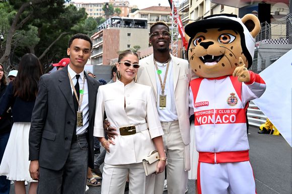 Alexandre Grimaldi, le fils du prince de Monaco et de N.Costes, avec Paul Pogba et sa femme Maria Zulay Pogba lors du 15ème Grand Prix de Monaco Historique, le 26 avril 2026. 
© Bruno Bebert / Bestimage