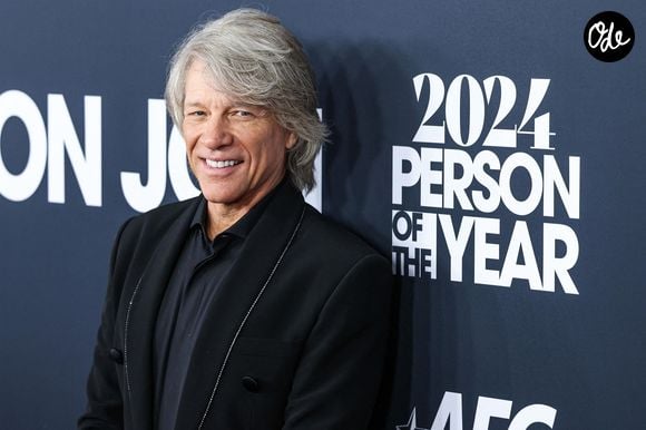 Jeudi 23 juillet 2026, les fans de Bon Jovi ont vécu une fin de concert inattendue. 

Jon Bon Jovi - Photocall du 2024 MusiCares person Of The Year qui honore Jon Bon Jovi au Convention Center de Los Angeles le 2 février 2024. @Backgrid USA / Bestimage
