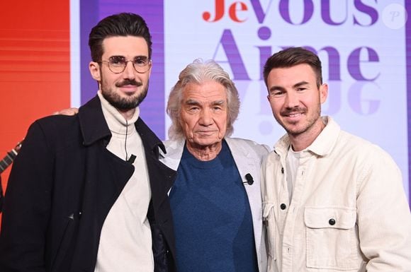 Exclusif - Daniel Guichard et ses fils Gabriel et Joel Guichard en backstage de l'enregistrement de l'émission "Famille je vous aime" présentée par Michel Drucker et qui sera diffusée le vendredi 29 mai sur France 3, à Paris, France, le 4 décembre 2025. © Gaffiot-Perusseau/Bestimage