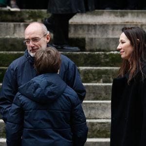 Gilles Muzas et Isabelle Le Nouvel - Sorties des obsèques de Niels Arestrup à l'Église Saint-Roch à Paris. Le 10 décembre 2024
© Christophe Clovis / Bestimage