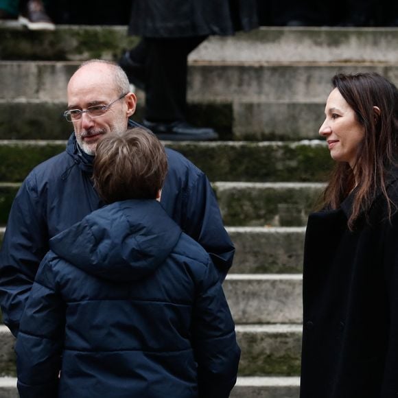 Gilles Muzas et Isabelle Le Nouvel - Sorties des obsèques de Niels Arestrup à l'Église Saint-Roch à Paris. Le 10 décembre 2024
© Christophe Clovis / Bestimage