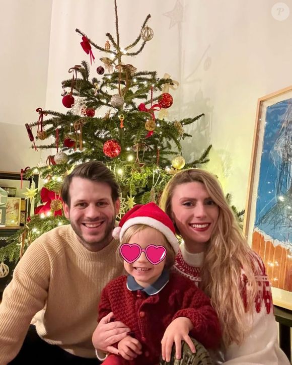 De quoi rendre fière toute la famille d'Alessandro et Méliné, mais le papa souligne qu'il y a un souci : Vahé n'aime que les pâtes !

Alessandro Belmondo, petit-fils de Jean-Paul, avec Méliné et leur fils Vahé à Noël en 2024
