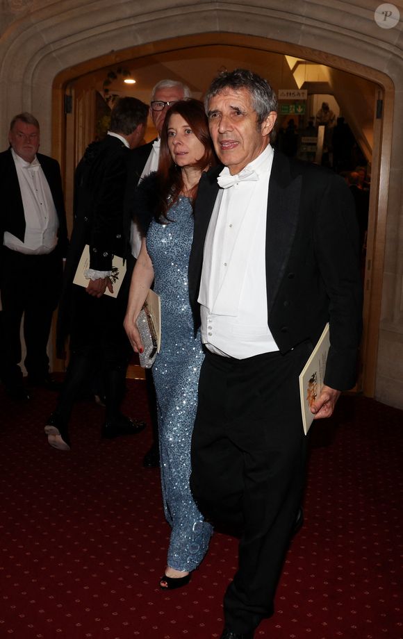 Une soirée que tous les couples n'ont pas la chance de vivre !

Exclusif - Julien Clerc et sa compagne Hélène Grémillon arrivent au banquet d'état au Guildhall à Londres en marge de la visite du couple présidentiel français au Royaume Uni le 9 juillet 2025.

© Dominique Jacovides / Bestimage