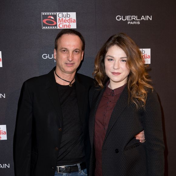 Michel Ferracci et Emilie Dequenne lors de la remise du prix "Coup de Chapeau" du Club Média Ciné pour le film d'animation "La Tortue rouge" à Paris, France, le 5 janvier 2017. 

Photo : Cyril Moreau / Bestimage