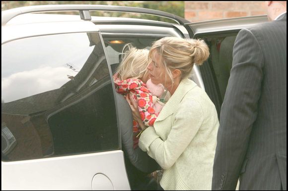 LES PARENTS DE LA PETITE MADDIE (MADELEINE MCCANN) DE RETOUR EN ANGLETERRE. GERRY MCCANN ET SA FEMME KATE ONT FAIT UNE DECLARATION NIANT LEUR IMPLICATION DANS LA DISPARITION DE LEUR FILLE