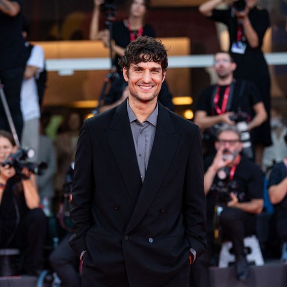 Louis Garrel sur le tapis rouge de la 83ème édition de la Mostra de Venise, samedi 5 septembre 2026.

© SGP/Bestimage