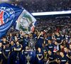 Nasser al-Khelaïfi (président du PSG), Luis Enrique, Luis Campos, Khvicha Kvaratkshelia,Gonçalo Ramos, Ousmane Dembélé, Marco Asensio, Kang-In Lee, Randal Kolo Muani, Senny Mayulu, Bradley Barcola, Ibrahim Mbaye, Gianluigi Donnarumma, Matvey Safonov, Lucas Lavallée, Arnau Tenas, Axel Tape, Noham Kamara, Achraf Hakimi, Presnel Kimpembe, Marquinhos, Lucas Hernandez, Nuno Mendes, Nordi Mukiele, Lucas Beraldo, Milan Skriniar, Yoram Zague, Joane Gadou, Naoufel El Hannach, Willian Pacho, Manuel Ugarte, Fabian Ruiz, Désiré Doué, Danilo Pereira, Vitinha, Gabriel Moscardo, Cher Ndour, Carlos Soler, Warren Zaïre-Emery, João Neves - Les joueurs du PSG célèbrent leur titre de Champion d'Europe au Parc Des Princes à Paris, le 1er juin 2025.
© Cyril Moreau/Bestimage