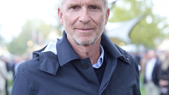 Denis Brogniart installé avec femme et enfants au calme loin de la capitale, ce lieu qu'il ne quittera jamais, "pas même pour le plus bel appartement de Paris"