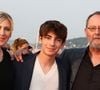 Chacun de ses fils, Oscar et Léon, a quitté le cocon familial pour se consacrer à ses études.

Amanda Sthers, Jean Réno et Léon Hesby sur le tapis rouge du prix du court métrage lors du 37ème festival du film de Cabourg (37ème journées romantiques du 14 au 18 juin 2023), à Cabourg, France, le 16 juin 2023. © Coadic Guirec/Bestimage