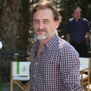 Jean-Paul Rouve assiste au Photocall du film Je voudrais que quelqu'un m'attende quelque part dans le cadre du 12e Festival du film d'Angoulême à Angoulême, France, le 24 août 2019. Photo by Jerome Domine/ABACAPRESS.COM