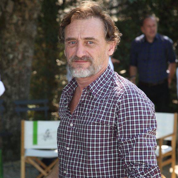 Jean-Paul Rouve assiste au Photocall du film Je voudrais que quelqu'un m'attende quelque part dans le cadre du 12e Festival du film d'Angoulême à Angoulême, France, le 24 août 2019. Photo by Jerome Domine/ABACAPRESS.COM