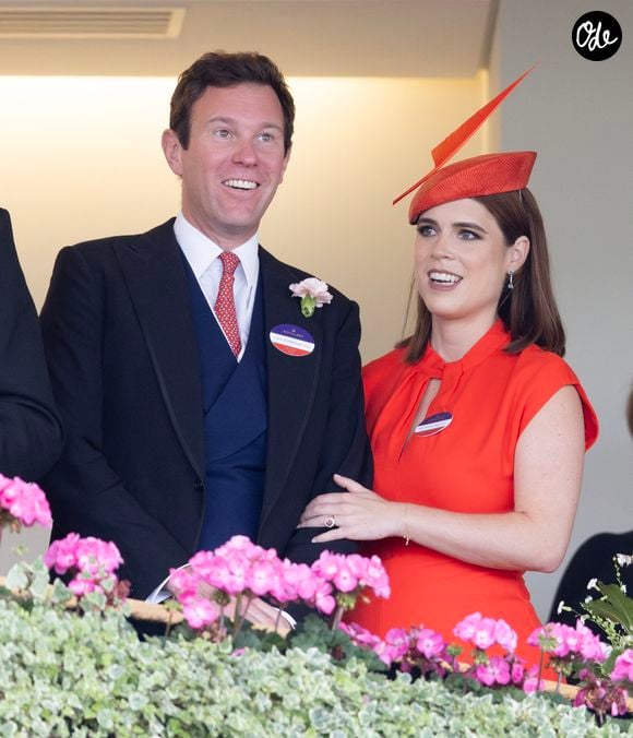 Le compte officiel de la famille royale a également annoncé la naissance et précisé que le roi Charles III ainsi que les autres membres de la famille avaient été informés.

La princesse Eugenie d'York et son mari Jack Brooksbank lors de la cinquième et dernière journée des courses hippiques de Royal Ascot, à Ascot (Berkshire, Royaume-Uni), le 21 juin 2025.

© GOFF  / BESTIMAGE