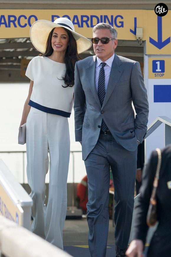 George Clooney et sa femme Amal Alamuddin quittent Venise, le 29 septembre 2014 après leur mariage. Crédit Sgp / Bestimage