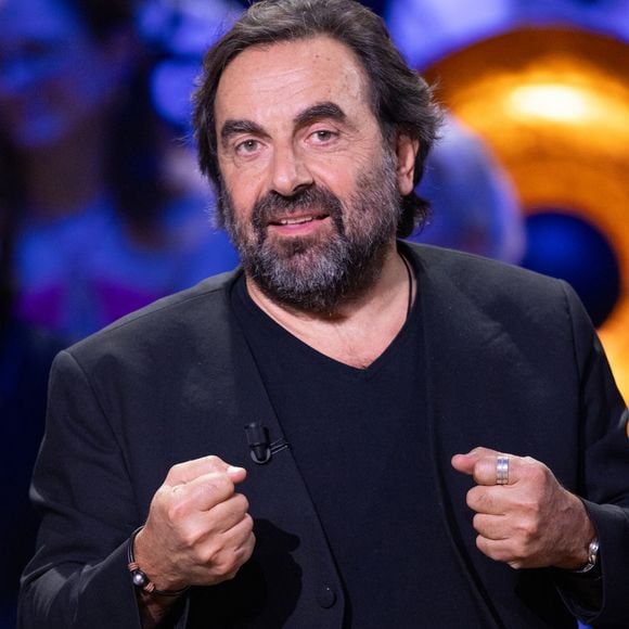 Exclusif - André Manoukian lors de l'enregistrement de l'émission "La Boîte à secrets", présentée par F.Bollaert et diffusée le 16 janvier 2026 sur France 3, dans les studios du Lendit à Saint-Denis, France, le 16 décembre 2025. © Cyril Moreau/Bestimage