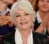 La disparition de Françoise Hardy a laissé sans voix ses admirateurs, qui n'oublieront jamais les refrains de "Tous les garçons et les filles", "Comment te dire adieu" ou "Message personnel".
Françoise Hardy - Enregistrement de l'émission "Vivement Dimanche" à Paris. AGENCE / BESTIMAGE