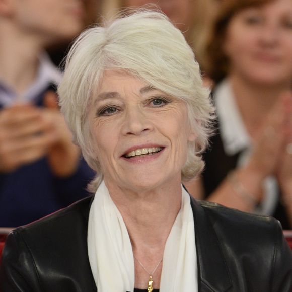 La disparition de Françoise Hardy a laissé sans voix ses admirateurs, qui n'oublieront jamais les refrains de "Tous les garçons et les filles", "Comment te dire adieu" ou "Message personnel".

Françoise Hardy - Enregistrement de l'émission "Vivement Dimanche" à Paris. AGENCE / BESTIMAGE