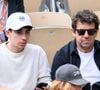 Malgrè les plaintes qui visent son père Patrick Brue, Léon Hesby vient de célébrer une grande victoire. 

Patrick Bruel et son fils Léon assistent au tournoi de Roland-Garros 2024, le 5 juin 2024 à Paris, en France. Photo : © Laurent Zabulon/abacapress.com